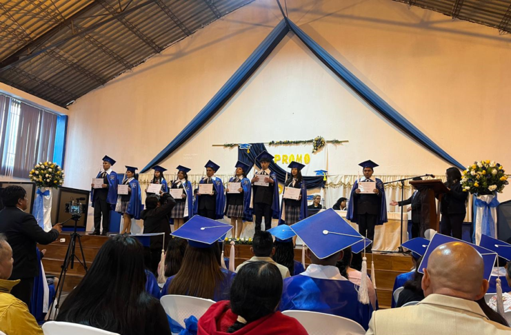 El 9 de julio, en horas de la mañana, la Unidad Educativa Isabel de Godín llevó a cabo la ceremonia de graduación de los estudiantes del Bachillerato Unificado con especialidad en Ciencias. El evento se desarrolló en las instalaciones de la institución y contó con la presencia de autoridades escolares, docentes, padres de familia, estudiantes y demás familiares.