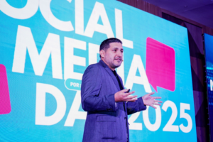El Social Media Day Ecuador 2025 conmemora su décima edición consolidándose como el evento más importante de marketing digital y redes sociales del país. Organizado por Esmadi, la Escuela de Marketing Digital y Negocios, este año el evento tuvo su punto de partida en Cuenca en el mes de mayo.