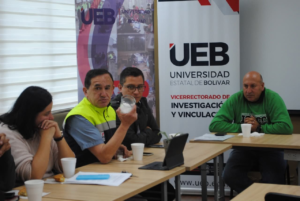 En un esfuerzo interinstitucional, la Universidad Estatal de Bolívar (UEB) lideró una reunión estratégica con la Secretaría de Educación Superior, Ciencia, Tecnología e Innovación (SENESCYT), el Instituto Carlos Cisneros de Riobamba, el Cuerpo de Bomberos de Guaranda.