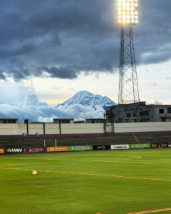 Centro Deportivo Olmedo disputará su encuentro de hoy, sin la presencia de su hinchada. Así lo informó la dirigencia del club tras una resolución adoptada junto con las autoridades de seguridad, que determina que el cotejo ante Cisneros, se juegue a puerta cerrada.