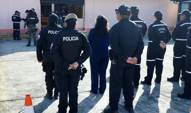 En un impactante giro de los acontecimientos, la Fiscalía General del Estado ha desmantelado una presunta red criminal vinculada con la venta ilegal de municiones de dotación policial.