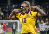 Con contundencia ofensiva, liderazgo y una arquera en estado de gracia, la Selección Femenina de Ecuador logró este 15 de julio, su primera victoria en la Copa América y se ubica como líder del Grupo A. El 3-1 ante Perú confirma un crecimiento sostenido con ciertas fragilidades que, de no corregirse, pueden costar caro en las siguientes jornadas.