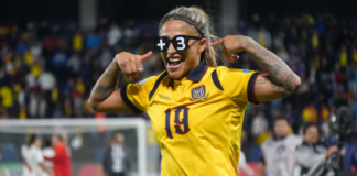 Con contundencia ofensiva, liderazgo y una arquera en estado de gracia, la Selección Femenina de Ecuador logró este 15 de julio, su primera victoria en la Copa América y se ubica como líder del Grupo A. El 3-1 ante Perú confirma un crecimiento sostenido con ciertas fragilidades que, de no corregirse, pueden costar caro en las siguientes jornadas.