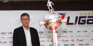 El 2 de julio de 2008, Liga Deportiva Universitaria de Ecuador cambió la historia del fútbol nacional para siempre al consagrarse campeón de la Copa Libertadores, en uno de los templos sagrados del fútbol. Diecisiete años después, esa gesta sigue siendo el techo y orgullo más grande del balompié ecuatoriano.