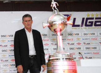 El 2 de julio de 2008, Liga Deportiva Universitaria de Ecuador cambió la historia del fútbol nacional para siempre al consagrarse campeón de la Copa Libertadores, en uno de los templos sagrados del fútbol. Diecisiete años después, esa gesta sigue siendo el techo y orgullo más grande del balompié ecuatoriano.