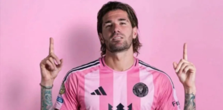 A la constelación de estrellas encabezada por Lionel Messi se suma ahora un nombre que aporta jerarquía, historia compartida y complicidad en la cancha, junto al astro argentino, Rodrigo De Paul. El mediocampista de 31 años dejará el Atlético de Madrid para incorporarse al club del sur de la Florida, en una operación que fue confirmada por una fuente cercana al club Rosa.