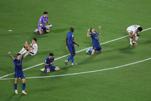 En el Mundial de Clubes se ha desarmado el libreto, dos grandes del viejo continente, cayeron en los partidos clasificatorios a octavos de final,  primero el Inter de Milán, sorprendido por un Fluminense con muestra de que el juego colectivo puede más que el marketing, luego, el golpe más sorprendente, un auténtico partidazo.