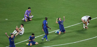 En el Mundial de Clubes se ha desarmado el libreto, dos grandes del viejo continente, cayeron en los partidos clasificatorios a octavos de final,  primero el Inter de Milán, sorprendido por un Fluminense con muestra de que el juego colectivo puede más que el marketing, luego, el golpe más sorprendente, un auténtico partidazo.