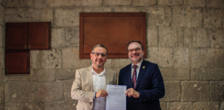 En un acto académico que resalta el compromiso con el desarrollo sostenible y la formación integral de los estudiantes, la Universidad Tecnológica Indoamérica y la Corporación Eléctrica del Ecuador CELEC EP – Unidad Hidroagoyán, firmaron un Convenio Marco de Cooperación Interinstitucional en la Casona Universitaria de la sede Ambato.