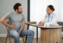 Según datos oficiales del Ministerio de Salud Pública del Ecuador (2024), el 37 % de los ecuatorianos ha sido diagnosticado con hígado graso, siendo más frecuente en mujeres mayores de 45 años. Esta problemática cobra mayor relevancia en el entorno laboral, donde los hábitos poco saludables y el estrés constante pueden acelerar el deterioro de este órgano vital.