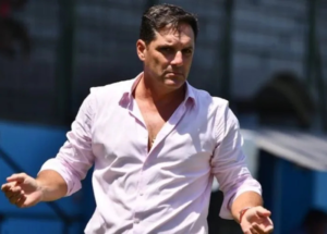 Centro Deportivo Olmedo seguía reordenando su camino en la Segunda Categoría con la esperanza de sostener un proceso serio, pero Luis Alfonso Chango volvió a demostrar que en el fútbol ecuatoriano los reflejos pesan más que la estabilidad.