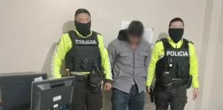 Una vez más, el patrullaje preventivo y la colaboración activa de los ciudadanos demostraron ser claves en la lucha contra la delincuencia en Riobamba. En un operativo realizado en el sector Tierra Nueva, dentro del circuito La Politécnica, en Riobamba, la Policía Nacional logró frustrar un robo en curso y aprehender a un individuo que momentos antes había despojado a una persona de $2.000 en efectivo.