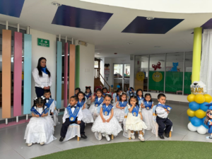 Con alegría, ternura y orgullo, el Centro de Desarrollo Infantil “Mis Pequeños Tejedores” del cantón Guano celebró la ceremonia de incorporación de sus niños y niñas que culminaron la etapa de educación inicial.