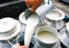 El Ministerio de Agricultura y Ganadería (MAG) y la empresa Gloria Food Ecuador sellaron un acuerdo que permitirá a los pequeños productores de leche comercializar su producto directamente con la industria, eliminando intermediarios y asegurando un precio más justo y sostenible.
