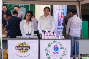 El 4 de julio, en los exteriores de la Facultad de Recursos Naturales de la Escuela Superior Politécnica de Chimborazo (ESPOCH), se llevó a cabo con gran éxito la tercera edición de la “Feria Agribusiness” junto al “Primer Encuentro Intercultural de Emprendimientos”, eventos que buscan dinamizar el desarrollo económico y productivo de las comunidades agrícolas, a partir de propuestas innovadoras impulsadas por estudiantes.