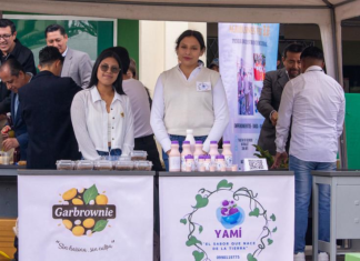El 4 de julio, en los exteriores de la Facultad de Recursos Naturales de la Escuela Superior Politécnica de Chimborazo (ESPOCH), se llevó a cabo con gran éxito la tercera edición de la “Feria Agribusiness” junto al “Primer Encuentro Intercultural de Emprendimientos”, eventos que buscan dinamizar el desarrollo económico y productivo de las comunidades agrícolas, a partir de propuestas innovadoras impulsadas por estudiantes.