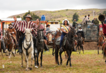 La parroquia rural Santiago de Quito vivió una jornada llena de orgullo, cultura y tradición al celebrar sus 43 años de parroquialización con el tradicional Rodeo del Chagra, uno de los eventos más representativos de la identidad del pueblo andino.