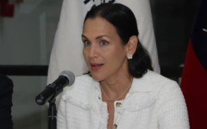 La ministra de Energía, Inés Manzano, ratificó este 5 de julio de 2025, que no habrá apagones en Ecuador. Ella confirmó que Coca Codo Sinclair reanudó sus operaciones este sábado.