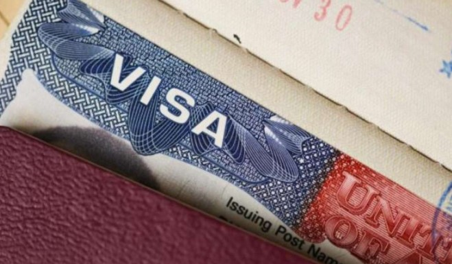 En sus redes sociales, la embajada de Estados Unidos en Ecuador informó que un ecuatoriano fue detenido en Quito tras intentar viajar ilegalmente al país norteamericano con una visa falsa.