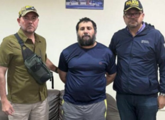 En su cuenta de X, el Ministro del Interior hizo público que el registrador de la Propiedad del Municipio de Manta, George Bethsabe Moreira Mendoza permitió la inscripción de un contrato de compraventa de un inmueble.