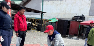 Con un cierre lleno de aprendizaje, el 26 de julio culminó el curso vacacional “Mini Bomberos en Acción”, organizado por el Cuerpo de Bomberos de Guamote. Desde su inicio el pasado 7 de julio, este programa ha transformado a un grupo de niños y niñas en los futuros protectores de su comunidad, enseñándoles valores esenciales como la disciplina, el trabajo en equipo y el respeto, pilares fundamentales de la labor bomberil.