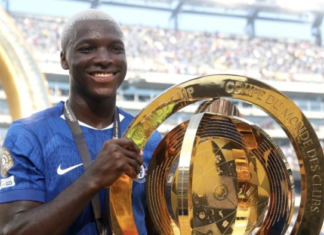 Moisés Caicedo sigue haciendo historia. El mediocampista ecuatoriano fue galardonado con el Balón de Bronce del Mundial de Clubes 2025, reconocimiento otorgado al tercer mejor jugador de la competición, gracias a su sobresaliente rendimiento con el Chelsea durante el torneo, especialmente en la final frente al Paris Saint-Germain.