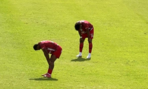 La jornada 22 de la LigaPro Ecuabet 2025, se disputó con intensidad y dejó un panorama cada vez más claro en la tabla de posiciones. El gran ganador fue Independiente del Valle, que goleó 3-0 a Deportivo Cuenca como visitante, consolidándose en el primer lugar del torneo con autoridad y solidez. El equipo de Martín Anselmi mostró nuevamente su poder ofensivo y se mantiene como firme candidato al título.