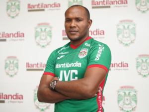 El delantero ecuatoriano Juan Luis Anangonó, campeón con Liga Deportiva Universitaria y con pasos por el extranjero, intenta recomponer el rumbo de su carrera tras una lamentable agresión a un compañero de equipo.