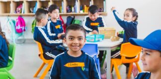 En un mundo en constante transformación, la educación también está cambiando. El modelo tradicional, centrado en la transmisión unidireccional de contenidos, da paso a propuestas pedagógicas más activas, colaborativas y centradas en el estudiante.