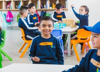 En un mundo en constante transformación, la educación también está cambiando. El modelo tradicional, centrado en la transmisión unidireccional de contenidos, da paso a propuestas pedagógicas más activas, colaborativas y centradas en el estudiante.