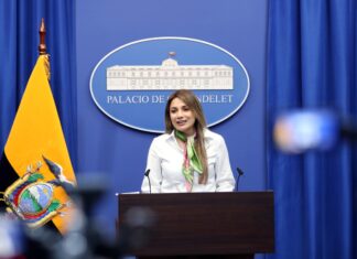 En un esfuerzo por optimizar la estructura del Estado y mejorar la gestión pública, el Gobierno Nacional anunció la reducción del 41 % de las instituciones del Ejecutivo. La medida incluye la fusión de varios ministerios y secretarías, así como la desvinculación de miles de funcionarios públicos.