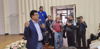 En un acto público realizado este 16 de julio, en el salón municipal Ricardo Alemán Fierro, autoridades locales socializaron con la ciudadanía y medios de comunicación la reactivación del proyecto de ampliación a cuatro carriles de la vía Guano – Riobamba, una obra estratégica para mejorar la conectividad y dinamizar la economía en la zona centro del país.