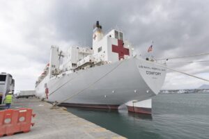 Más de 100 profesionales de la salud, entre ellos médicos ecuatorianos y estadounidenses, atenderán a la ciudadanía en el Puerto de Manta hasta el viernes 12 de julio.