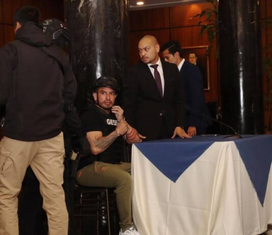 Durante su intervención este jueves 17 de julio ante la Comisión de Fiscalización de la Asamblea Nacional, el condenado por corrupción en el sistema de salud Daniel  Salcedo afirmó que la red de sobornos en contratos hospitalarios fue orquestada por personas de confianza dentro de ese sector.
