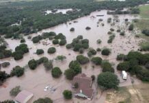 En los primeros días de julio de 2025, el centro y sur de Texas fueron azotados por lluvias intensas que provocaron inundaciones devastadoras en el Valle del Guadalupe. Desde la madrugada del 4 de julio, el río experimentó un aumento súbito de hasta 11 pulgadas (280 mm) de precipitación, lo que desencadenó avalanchas de agua que arrastraron viviendas, vehículos y atraparon a cientos de personas.