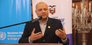 El ministro de Salud, Juan Bernardo Sánchez, anunció la separación de varios gerentes de hospitales públicos y presentó denuncias formales ante la Fiscalía General del Estado por presuntos actos de corrupción detectados en varias casas de salud del país.
