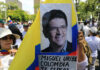 Miguel Uribe Turbay, senador colombiano de 39 años y aspirante a la presidencia, falleció en las primeras horas del lunes 11 de agosto de 2025, luego de haber sido hospitalizado desde el 7 de junio tras resultar gravemente herido en un atentado ocurrido en un parque de Bogotá.