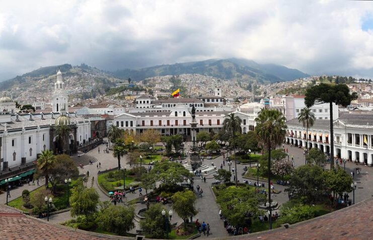 La Presidencia de la República ha anunciado un nuevo modelo de gestión territorial que reorganiza la forma en que operan las instituciones estatales: a partir de ahora, la mayoría de ellas funcionarán a través de direcciones provinciales. Esta decisión busca acercar los servicios públicos a la ciudadanía y garantizar una mayor desconcentración del Ejecutivo.