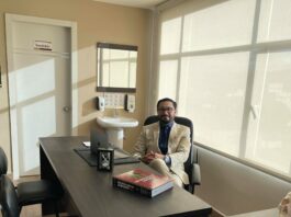 El Dr. Francisco Yépez, destacado neurocirujano originario de Riobamba, ha sido nombrado como el nuevo director médico del Hospital General del IESS en dicha ciudad, marcando el inicio de una nueva etapa en la gestión de los servicios de salud en la provincia de Chimborazo.