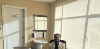 El Dr. Francisco Yépez, destacado neurocirujano originario de Riobamba, ha sido nombrado como el nuevo director médico del Hospital General del IESS en dicha ciudad, marcando el inicio de una nueva etapa en la gestión de los servicios de salud en la provincia de Chimborazo.