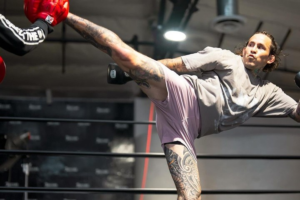 Luego de más de un año sin pisar el octágono y con una lesión en las costillas que lo obligó a cancelar su combate de junio ante Mario Bautista, el peleador ecuatoriano Marlon “Chito” Vera volverá a la jaula de UFC.