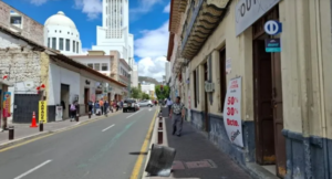 Ambato es la ciudad del Ecuador con la menor tasa de desempleo, según las cifras del Instituto Nacional de Estadística y Censos (INEC) correspondientes al segundo trimestre del 2025. La mayor cantidad de personas en la capital de Tungurahua, es decir el 49,7%, se dedica a la rama de los servicios, el 25,5% al comercio, el 17,4% a la manufactura y el 4% a la agricultura.
