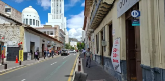 Ambato es la ciudad del Ecuador con la menor tasa de desempleo, según las cifras del Instituto Nacional de Estadística y Censos (INEC) correspondientes al segundo trimestre del 2025. La mayor cantidad de personas en la capital de Tungurahua, es decir el 49,7%, se dedica a la rama de los servicios, el 25,5% al comercio, el 17,4% a la manufactura y el 4% a la agricultura.