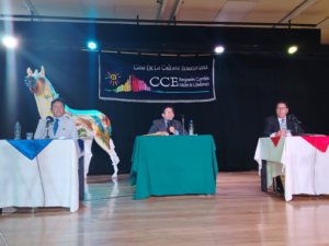 El Teatro Alfonso Chávez Jara fue escenario del debate este 14 de agosto, entre Boris Heredia (Lista 1, Transformación Cultural) y Juan Carlos Huaraca (Lista 2, Chimborazo por la Cultura), candidatos a la dirección de la Casa de la Cultura Ecuatoriana, Núcleo Chimborazo, quienes presentaron sus propuestas ante artistas, gestores y público en general.