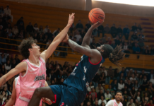En un partido lleno de emoción y dramatismo, Leones de Riobamba se despidió de la Liga Forbet Básquet Pro al caer 83-82 frente a Cuenca Basket Club, en un encuentro disputado en el coliseo Jefferson Pérez de la capital azuaya. Con este resultado, la serie de playoffs quedó 3-2 a favor del quinteto cuencano, que avanzó a la siguiente fase del torneo.