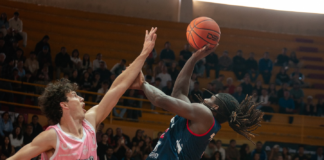 En un partido lleno de emoción y dramatismo, Leones de Riobamba se despidió de la Liga Forbet Básquet Pro al caer 83-82 frente a Cuenca Basket Club, en un encuentro disputado en el coliseo Jefferson Pérez de la capital azuaya. Con este resultado, la serie de playoffs quedó 3-2 a favor del quinteto cuencano, que avanzó a la siguiente fase del torneo.