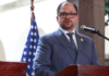 El ministro del Interior, John Reimberg, hizo una nueva denuncia en contra de la fiscal Diana Moya, quien solicitó la aplicación de medidas alternativas a la prisión preventiva de los presuntos asesinos de Daniel Eduardo G. La información fue compartida este lunes, 4 de agosto de 2025, a través de su cuenta de X.
