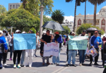 El Comité de Empresa Único de Trabajadores de la Empresa Eléctrica Riobamba S.A. (CEUTEERSA), filial de CEDOCUT – FETLICH, expresó su firme rechazo a la ola de despidos y desvinculaciones de servidores públicos que se registra en el país, y calificó de “inaceptable” la separación de 53 empleados de la institución, quienes actualmente se encuentran sin trabajo.