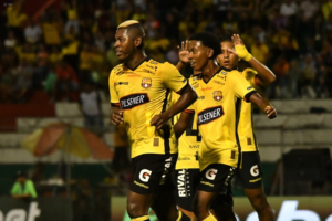 Barcelona Sporting Club continúa estirando el calendario festivo de su centenario con la confirmación de una nueva “Noche Amarilla” en la ciudad de Santo Domingo de los Tsáchilas. El evento será el próximo 6 de septiembre en el estadio Etho Vega, siendo la quinta parada de la denominada Gira Centenario.