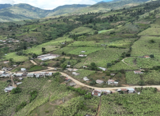 Bajo el liderazgo de Aníbal Coronel, prefecto de Bolívar, y en coordinación con el GAD Parroquial de Facundo Vela, se culminaron los trabajos de mejoramiento de 24 kilómetros de carretera que conectan esta parroquia con la comunidad de Jilimbí, beneficiando a cientos de familias que utilizan diariamente esta ruta.